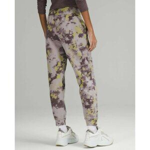 Lululemon Scuba High-Rise Jogger Orbital Tie Dye Mauve Grey Multi Sz 14 EUC